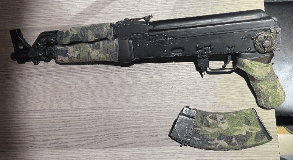 Smuggling bullets over a house in Obilic ] attackers allegedly fired by Kalashnikov, fled on four-rot engine towards Fushe Kosova