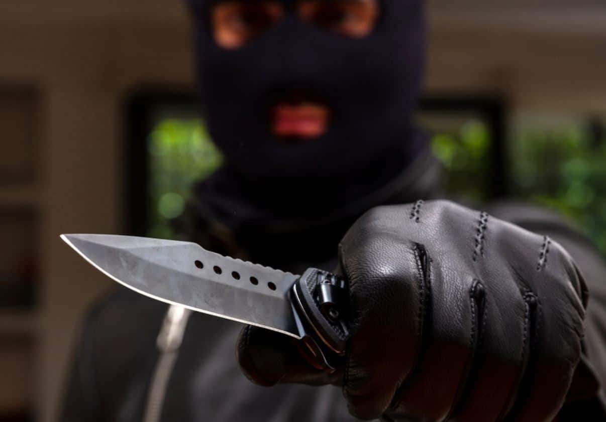 He stabbed himself into a drug store to rob, arrested suspect in Pec.