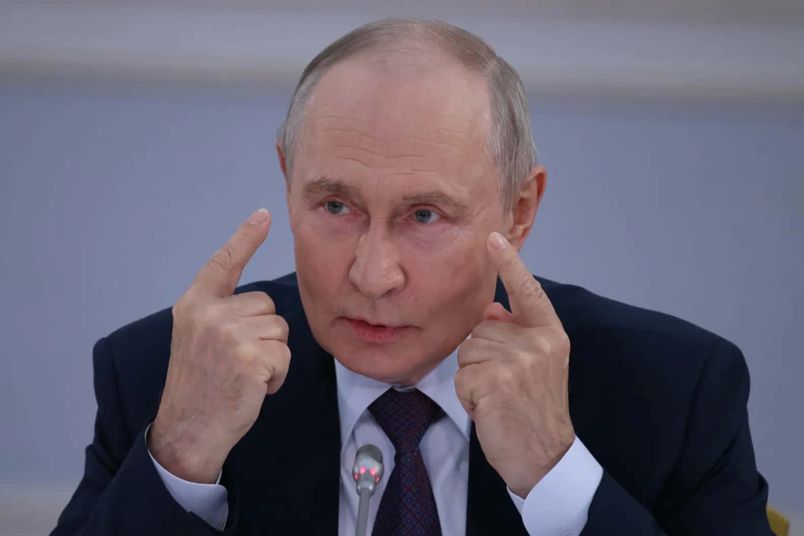 Putin agrees to resume trilateral negotiations for Ukraine