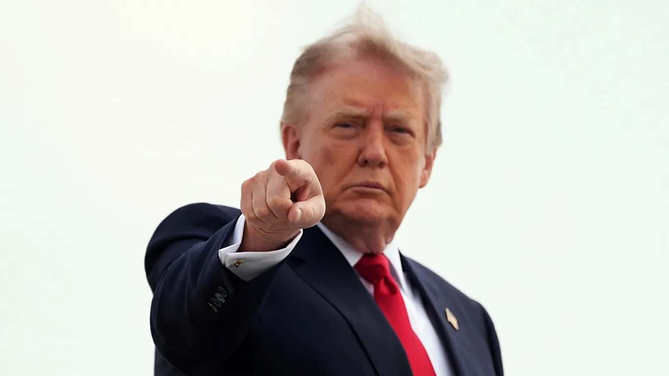 Trump: Deal with Iran or military destruction!