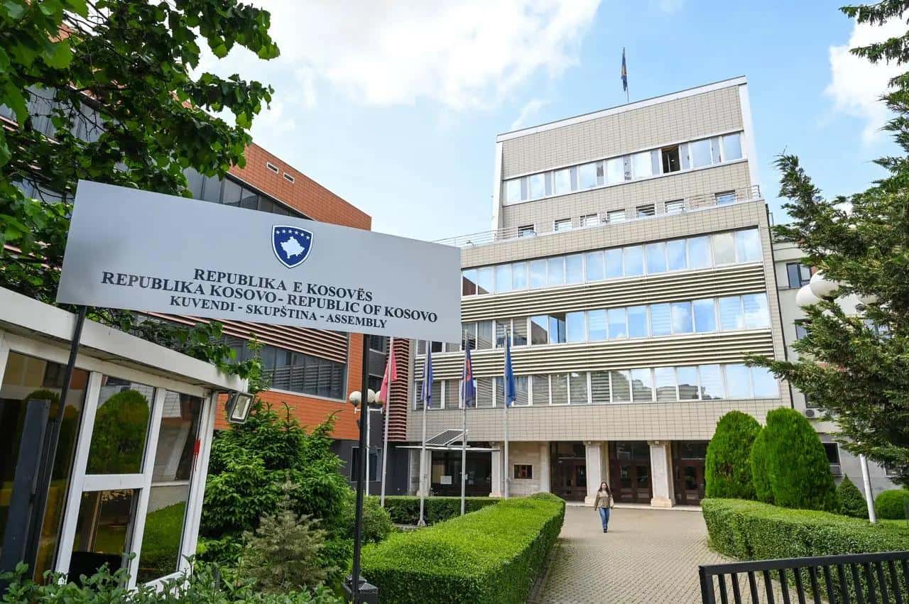 Two parliamentary commissions to consider budgetary changes and work plans will be held today