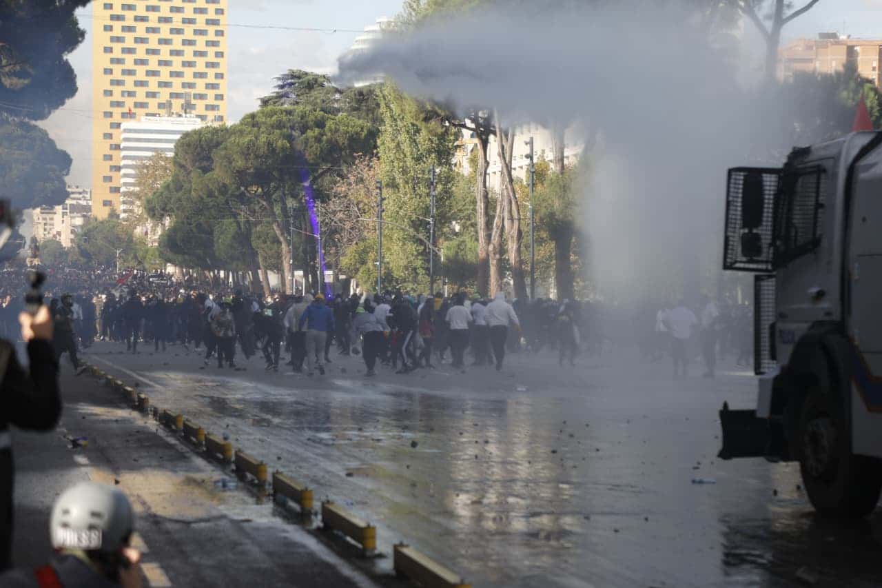 8 wounded in protest, among them an MP and two journalists