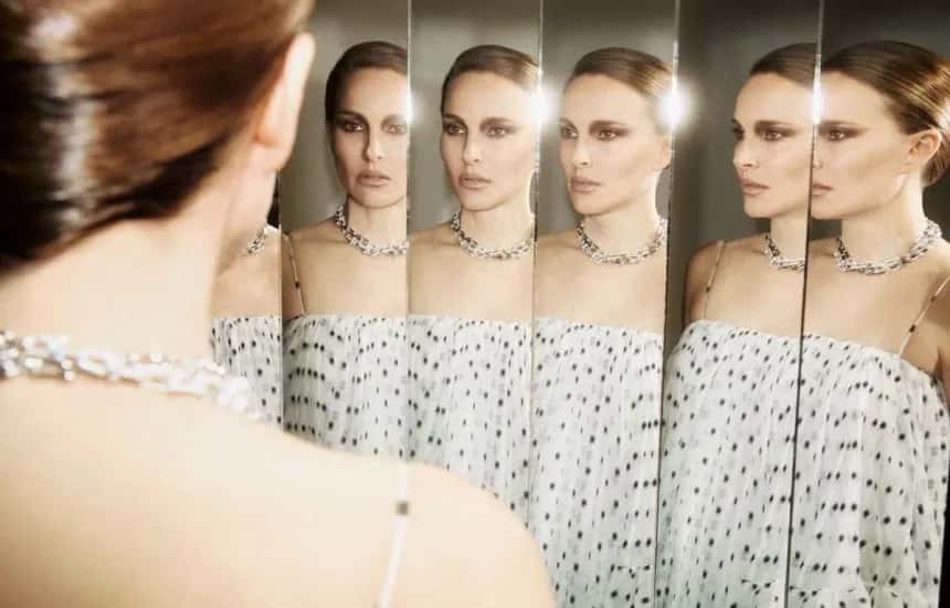 Natalie Poortman relates why he tried to look like a good girl.