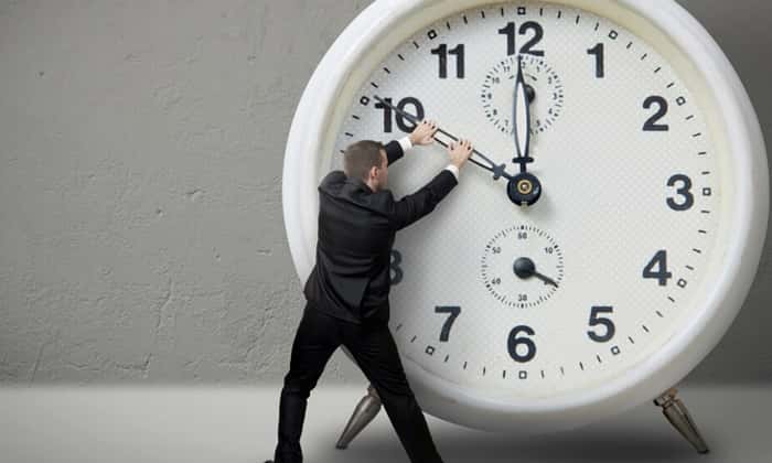 Tonight the clock changes, citizens gain an hour more sleep