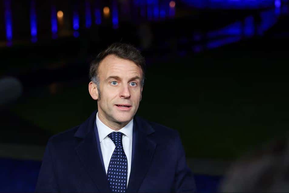 Attack with one dead and five wounded in Paris, Macro: A terrorist and racist act