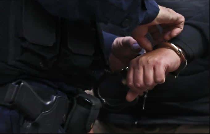 Social assistance and legal resolution arrested for fraud