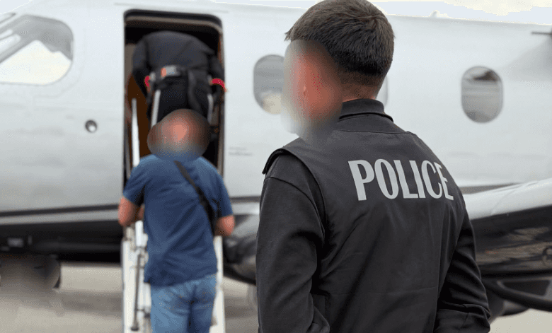 Swedish citizen wanted for narcotics-related criminal acts goes off in Sweden