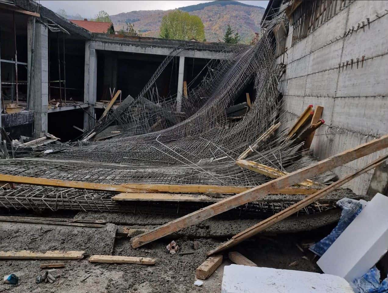 Prizren’s concrete plate sting banned at site