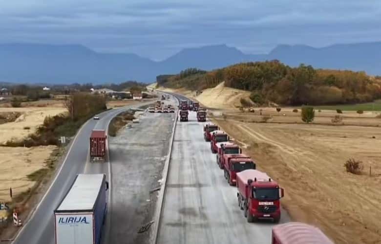 The asphalt continues in Lot 4 of the Dolc Zahaq axis