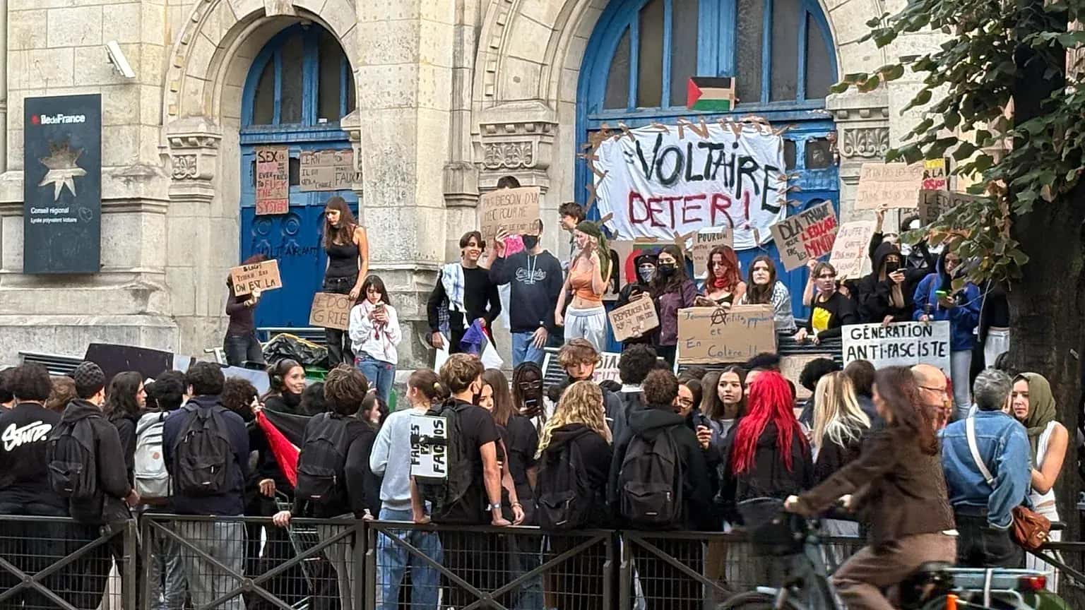 France, up to 500 schools closed Monday due to student protests