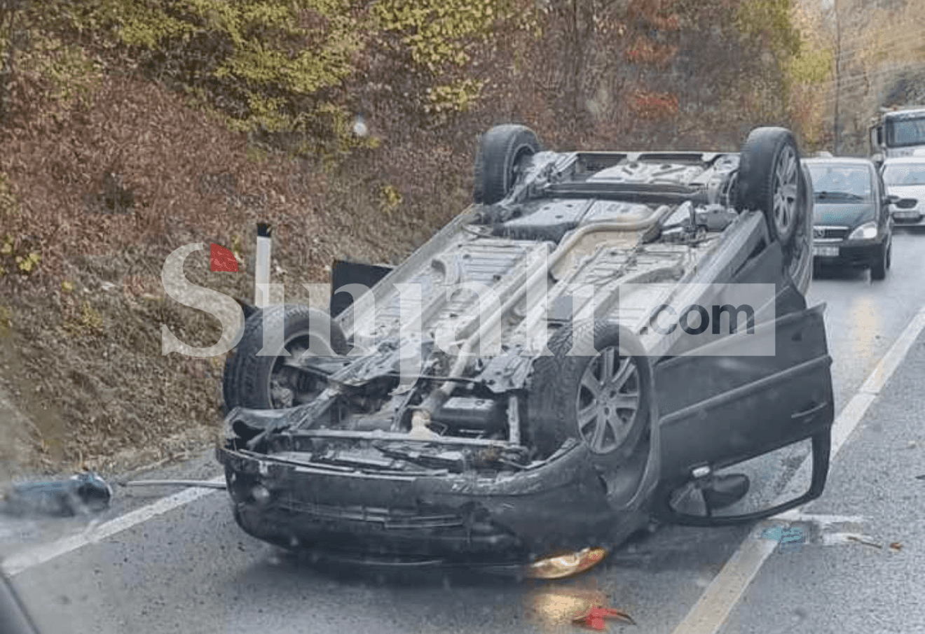 Heavy self-accident near the Dobercan Banja in Gjilan, spins the car