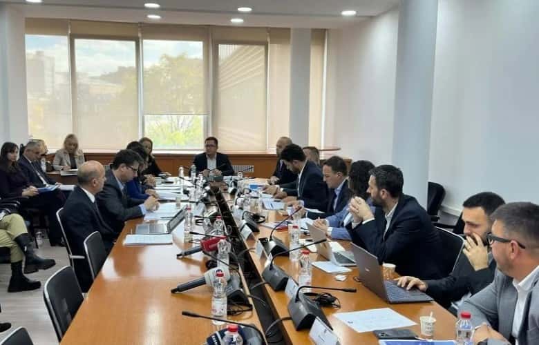 Commission Approves Proposals for Bureaus, Progress Amendment Down