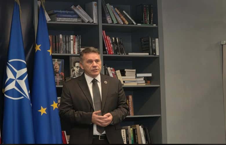 Alliance seeks Gervala, Svechla resign