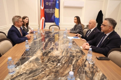 Haradinaj pret në takim Hargreaves – Flasin për proceset nëpër të cilat po kalon Kosova