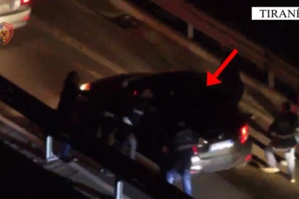 Operacion si në filma, kapet “tregtari” i automatikëve
