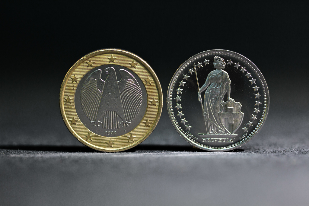 Euro bie sërish në nivel rekord kundrejt frangut zviceran Euro bie sërish në nivel rekord kundrejt frangut zviceran