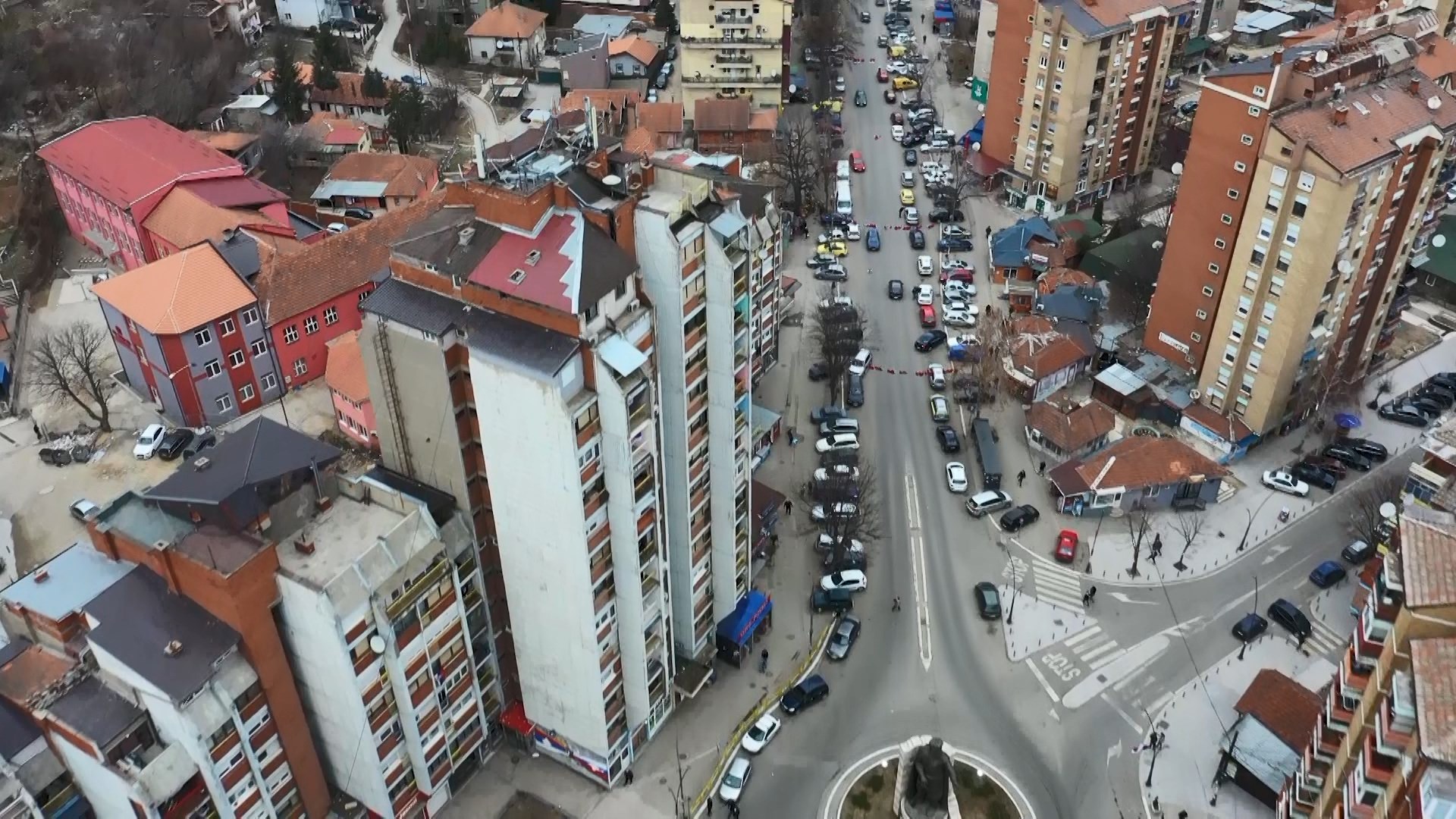 Avokati Jashari alarmon për presion ndaj serbëve të Kosovës: Po frikësohen dhe shantazhohen për votën, Beogradi po i përkrah hapur shantazhuesit
