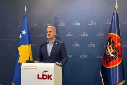 Gjobat e Ministrisë së Tregtisë ndaj KEDS-it për njehsorët, Azemi: Qytetarët janë dëmtuar, kthejauni paret