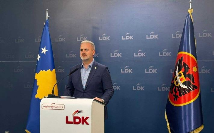 Gjobat e Ministrisë së Tregtisë ndaj KEDS-it për njehsorët, Azemi: Qytetarët janë dëmtuar, kthejauni paret Gjobat e Ministrisë së Tregtisë ndaj KEDS-it për njehsorët, Azemi: Qytetarët janë dëmtuar, kthejauni paret