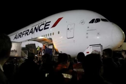 Alarm në fluturimin e “Air France”, avioni devijohet në Kanada pas dyshimeve për një person të ekspozuar ndaj virusit Ebola