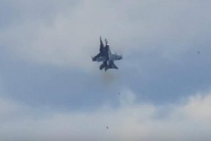 Dramë në shfaqjen ajrore amerikane: Dy aeroplanë ushtarakë përplasen dhe shpërthejnë