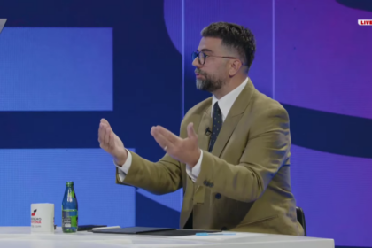 Artan Behrami e quan inskenim të VV rastin në Skënderaj: Sa herë Kurti është në panik bëhet agresiv
