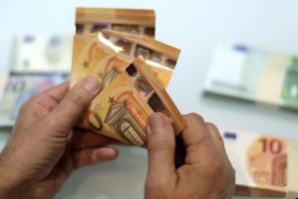 Frikë për shpenzim, apo kursime: Qytetarët e Kosovës me mbi 6.7 miliardë euro në banka