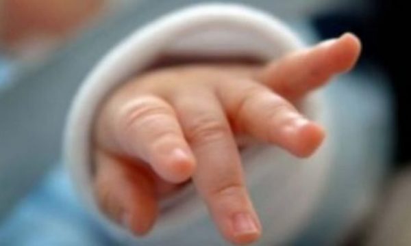 Ngjarje e rëndë në Obiliq: Foshnja dërgohet pa shenja jete në QMF