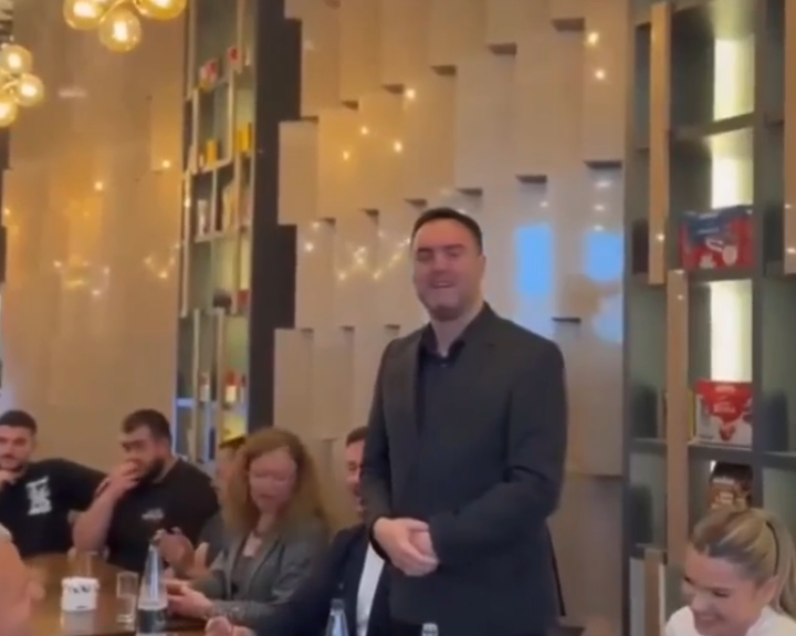 Ministri i Jashtëm bie në nivel të shpifësve propagandues të VV-së – e quan Presidenten Osmani “frizerkë”
