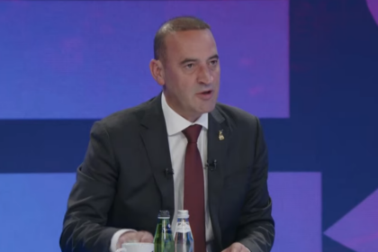 Haradinaj jep një paralajmërim për gjithë ata që e shajnë atë dhe vlerat çlirimtare