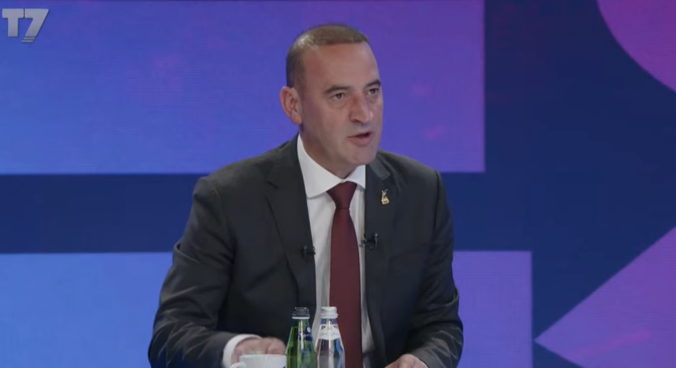 Haradinaj jep një paralajmërim për gjithë ata që e shajnë atë dhe vlerat çlirimtare Haradinaj jep një paralajmërim për gjithë ata që e shajnë atë dhe vlerat çlirimtare