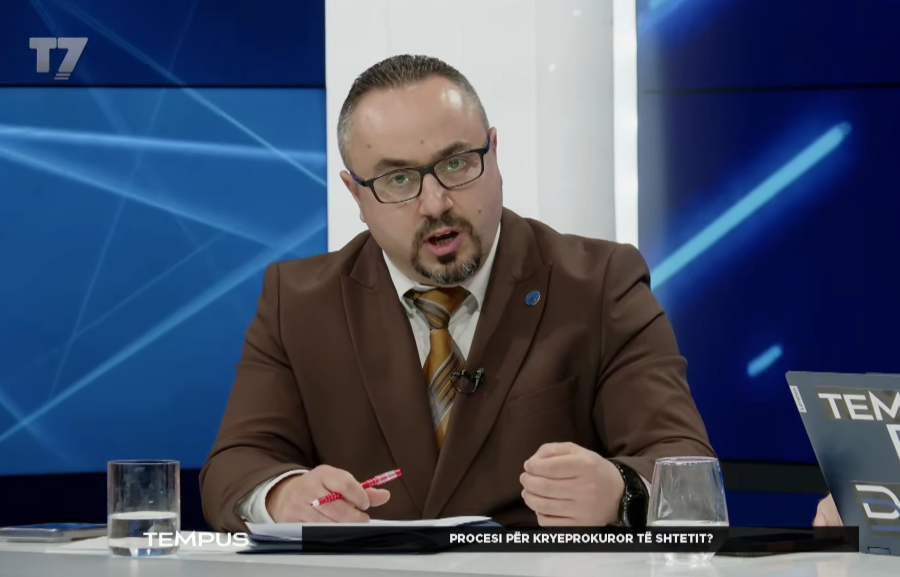Krasniqi për procesin e Kryeprokurorit të Shtetit: Qalaj i dërgoi letër Presidentes në emrin e tij personal, kërkova të trajtohet në Këshill