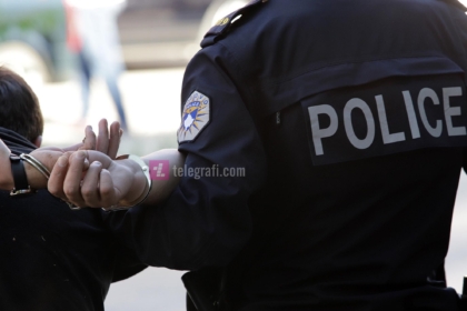 “Organizim i grupit kriminal”, paraqiten dy të dyshuar në polici  – dërgohen në mbajtje