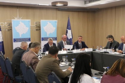 AKK: Komunat nën presion financiar, kërkohet kompensim për barrën e kontratës kolektive