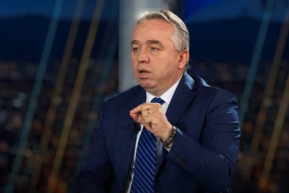 Politologu shqiptar: Shqipëria nuk pranohet kurrë në BE nëse nuk merret vendim për Kosovën