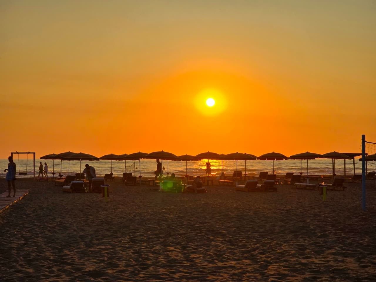 “Vetëm 1 në 6 turistë fjeti”, Shqipëria turistike rrit vizitorët, por jo netët e qëndrimit