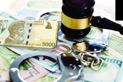 Si u pastruan paratë në Shqipëri në 2025: Nga 18-vjeçarja me vilë 1.5 milion euro, te zyrtari i përfshirë dhe blerjet online