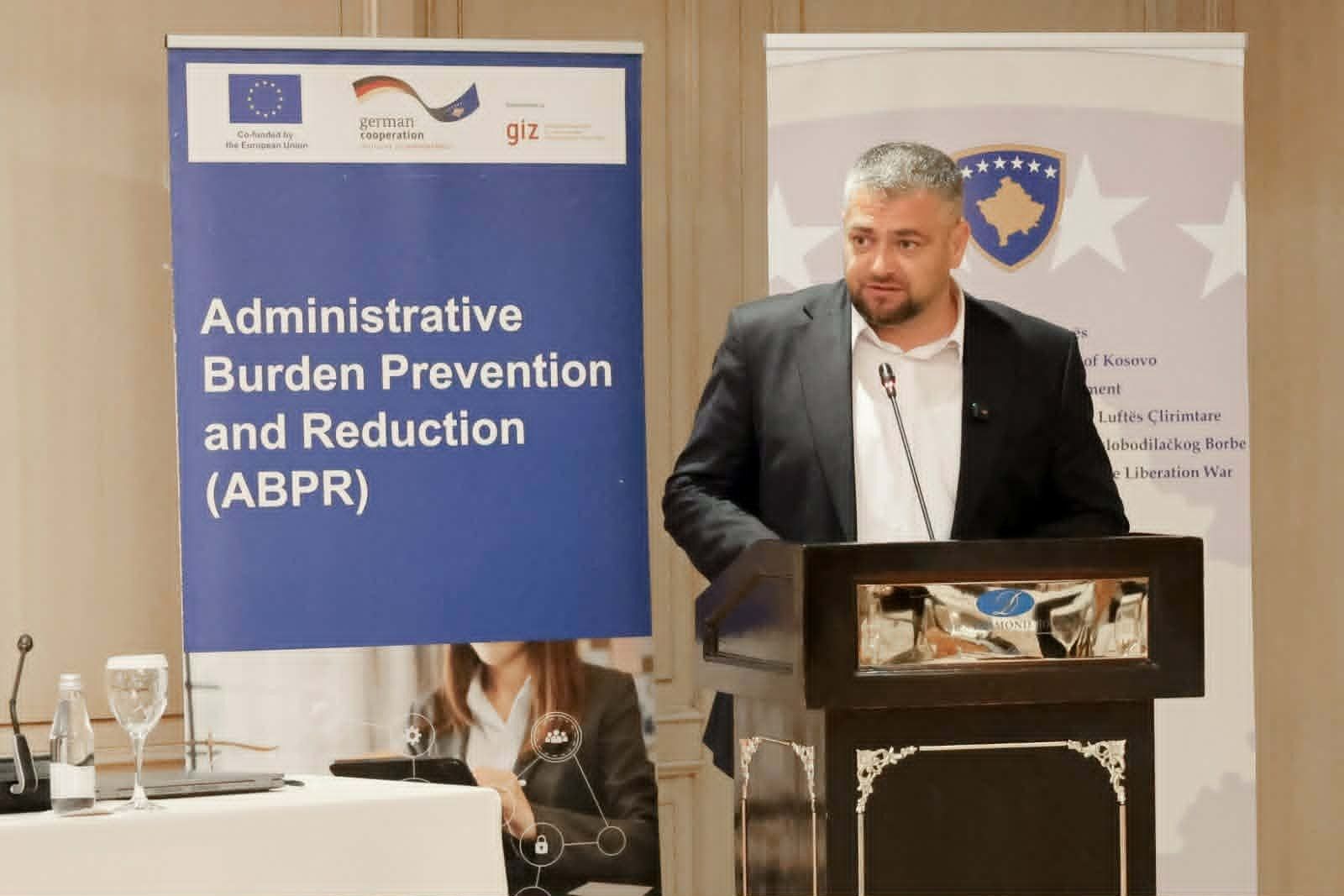 Hoti: Kosova po ndërton një sistem të ri digjital të punësimit Hoti: Kosova po ndërton një sistem të ri digjital të punësimit