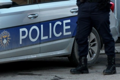 Rrëmbyen një person dhe e mbajtën për një kohë në shtëpi, pesë të arrestuar – Policia jep detaje të rastit në Prishtinë