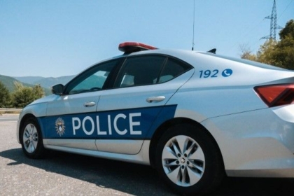 Kanosi nënën dhe tentoi të vetëvritet, i dyshuari në Rahovec dërgohet për tretman mjekësor