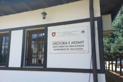 Suspendohet drejtori i shkollës në Gjakovë pasi pretendohet se ngacmoi seksualisht një 17-vjeçare