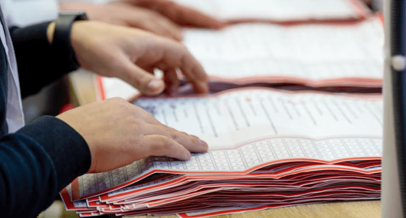KQZ: Edhe qytetarët që ndodhen përkohësisht jashtë Kosovës mund të votojnë në zgjedhje KQZ: Edhe qytetarët që ndodhen përkohësisht jashtë Kosovës mund të votojnë në zgjedhje
