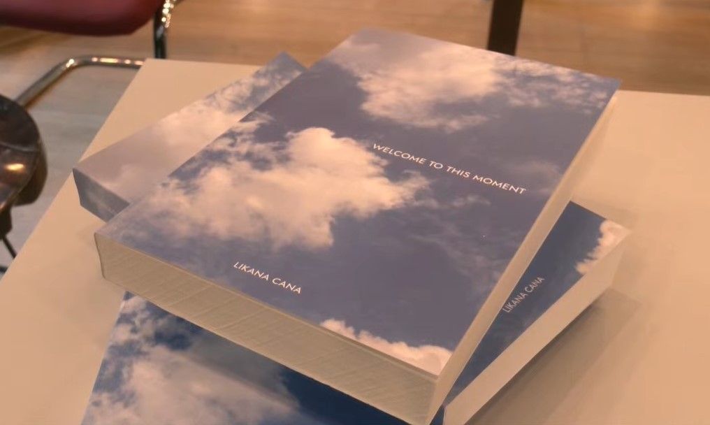 Në librarinë “Dukagjini” promovohet libri “Welcome to This Moment” i autores Likana Cana Në librarinë “Dukagjini” promovohet libri “Welcome to This Moment” i autores Likana Cana