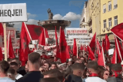 “Gjuha shqipe amanet” – Studentët në Shkup kërkojnë dorëheqjen e ministrit të Drejtësisë