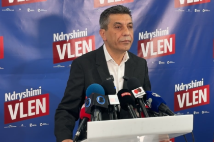 Mexhiti i VLEN reagon disa orë para protestës: Provimi i jurisprudencës edhe në gjuhën shqipe, së shpejti…