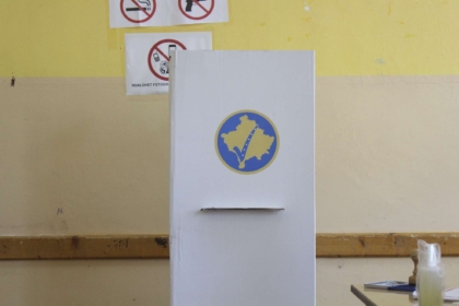 KQZ anulon edhe tenderin për kabina të votimit, oferta e vetme e pranuar tejkalon buxhetin e paraparë