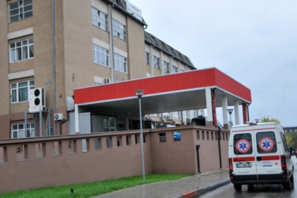 Vdes në QKUK personi që ishte plagosur në janar në një grabitje
