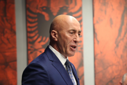 Haradinaj: Gjuha shqipe në Maqedoninë e Veriut nuk është opsionale, studentët kërkojnë dinjitet dhe barazi