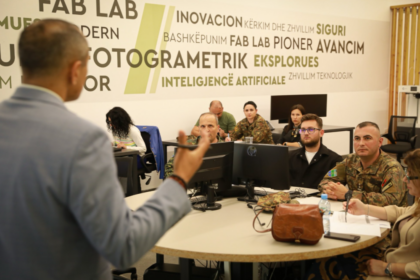 Ekspertët amerikanë trajnojnë strukturat shqiptare për mbrojtjen kibernetike