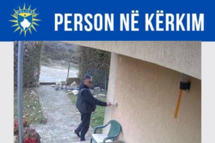 Policia publikon foton e të dyshuarit për rrezikim të trafikut, kërkon ndihmë për identifikimin e tij